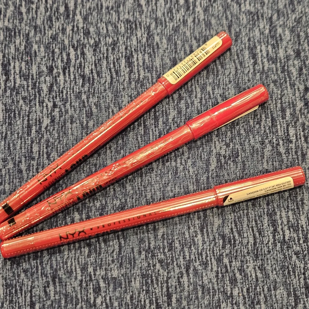 🤖♡3x NYX Professional Makeup Line Loud Lip Liner, Longwear Matte Lip Pencil